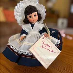 Vintage Madame Alexander miniature showcase France #552 8” Doll in Original Box